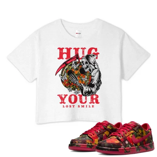 TeeVivo Nike SB Dunk Low The Wizard of Oz Poppy Field Crop Top Match Hug your lost smile Graphic FZ1291-600