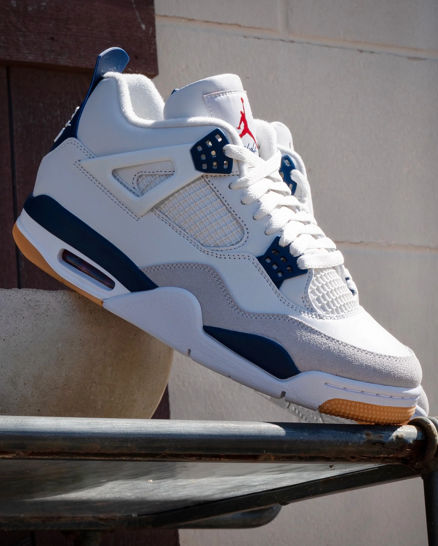 Air Jordan 4 Navy SB model