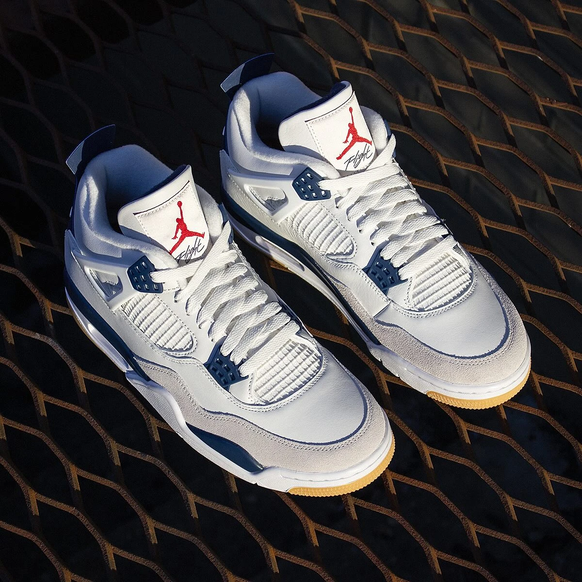 Air Jordan 4 Navy SB top view